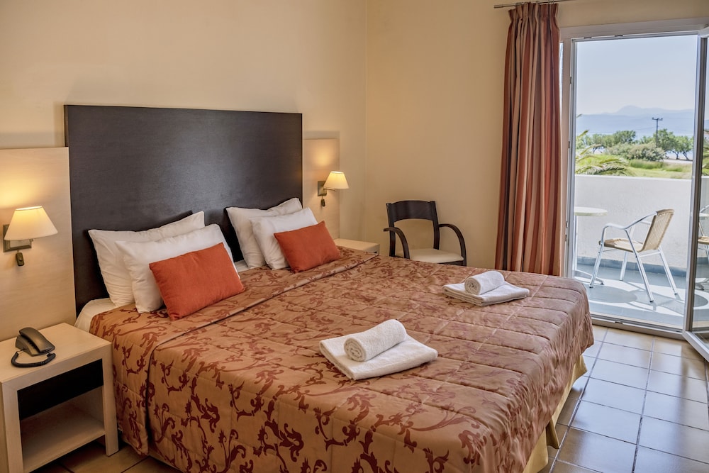 Kalloni Bay — Hotel rooms in Lesvos Island