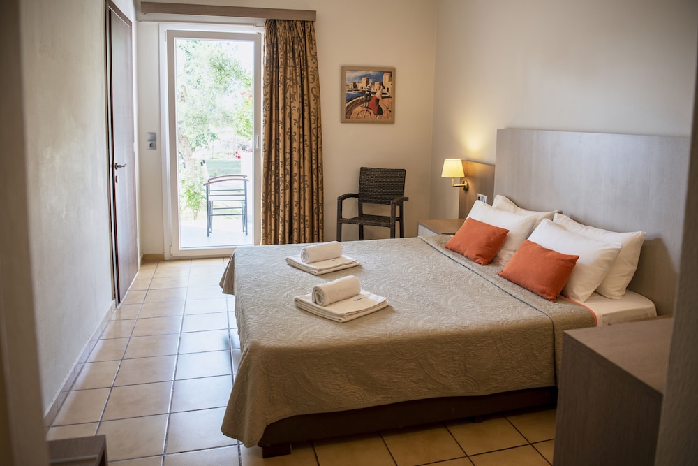 Kalloni Bay — Hotel rooms in Lesvos Island