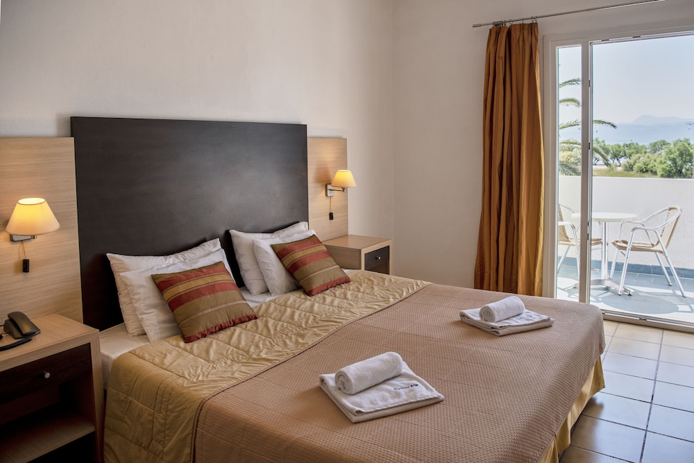 Kalloni Bay — Hotel rooms in Lesvos Island