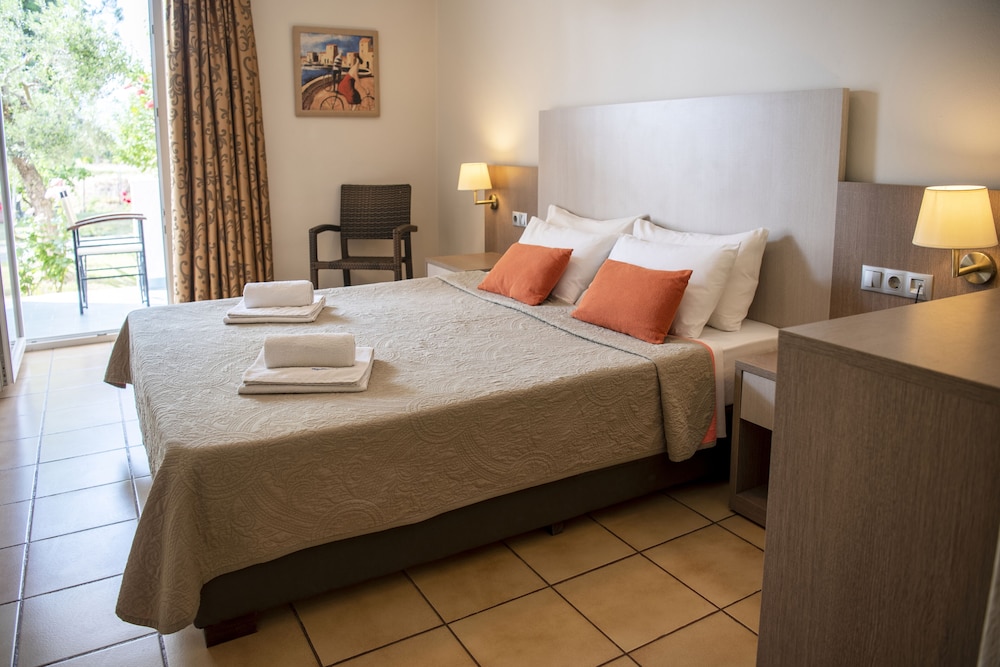Kalloni Bay — Hotel rooms in Lesvos Island