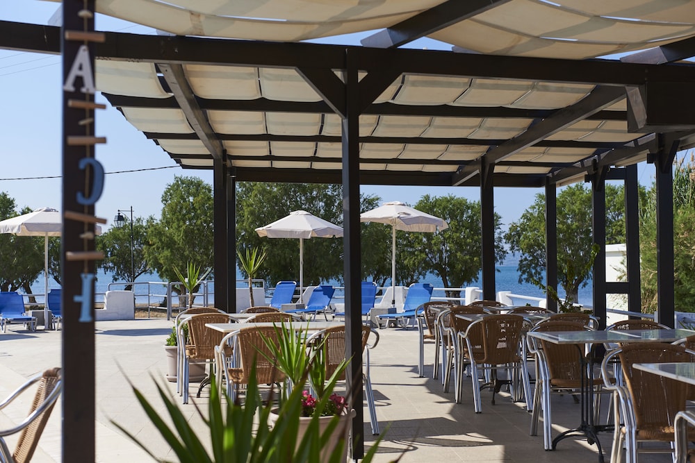 Kalloni Bay — Restaurant & bars in Lesvos Island