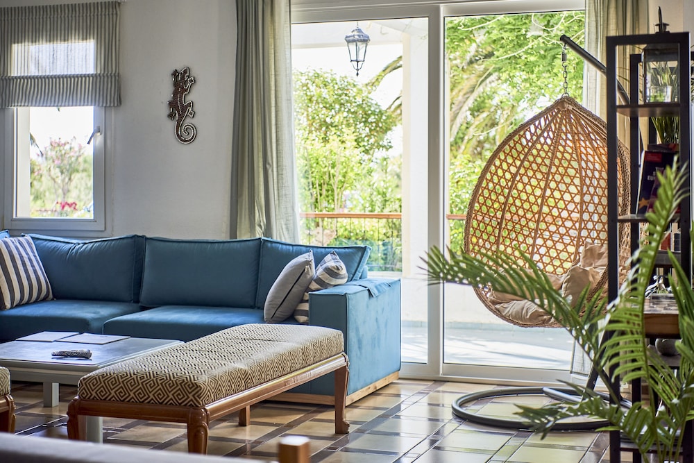 Kalloni Bay — Hotel rooms in Lesvos Island