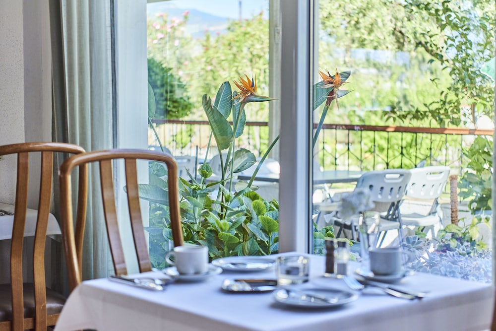 Kalloni Bay — Restaurant & bars in Lesvos Island
