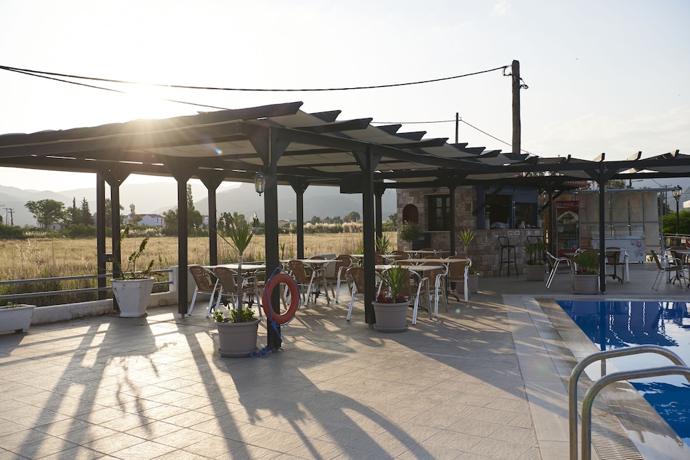 Kalloni Bay — Restaurant & bars in Lesvos Island