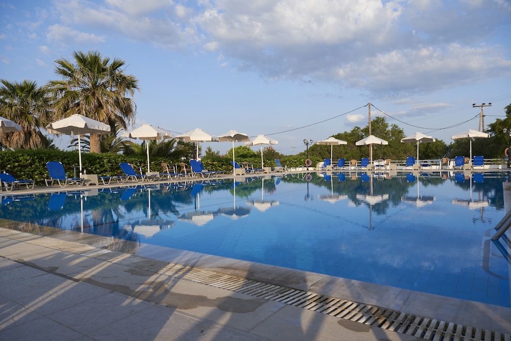 Kalloni Bay — Swimming pool in Lesvos Island