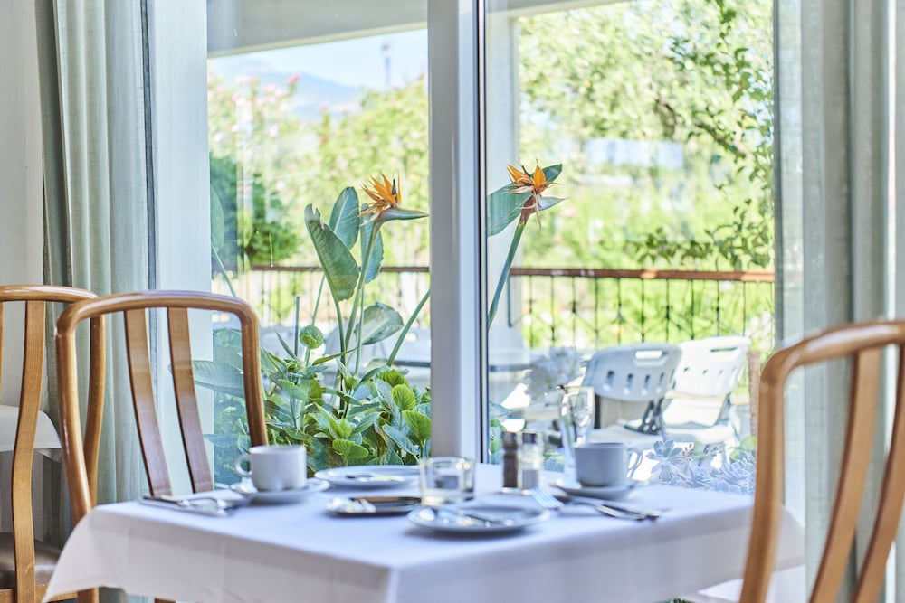 Kalloni Bay — Restaurant & bars in Lesvos Island