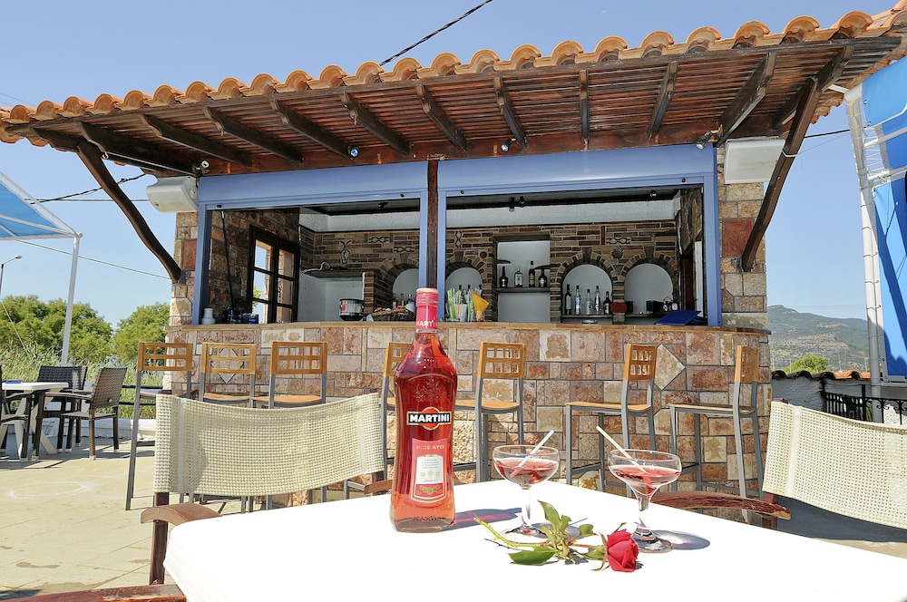 Kalloni Bay — Restaurant & bars in Lesvos Island