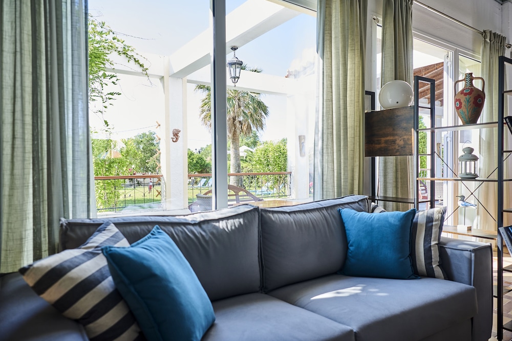 Kalloni Bay — Hotel rooms in Lesvos Island