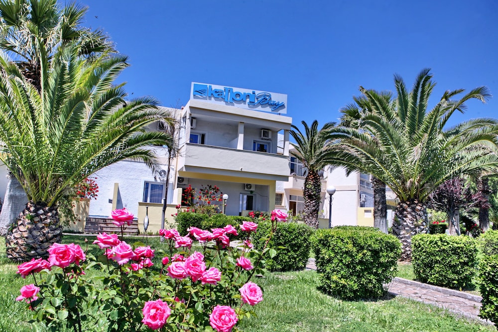 Kalloni Bay — Hotel building in Lesvos Island