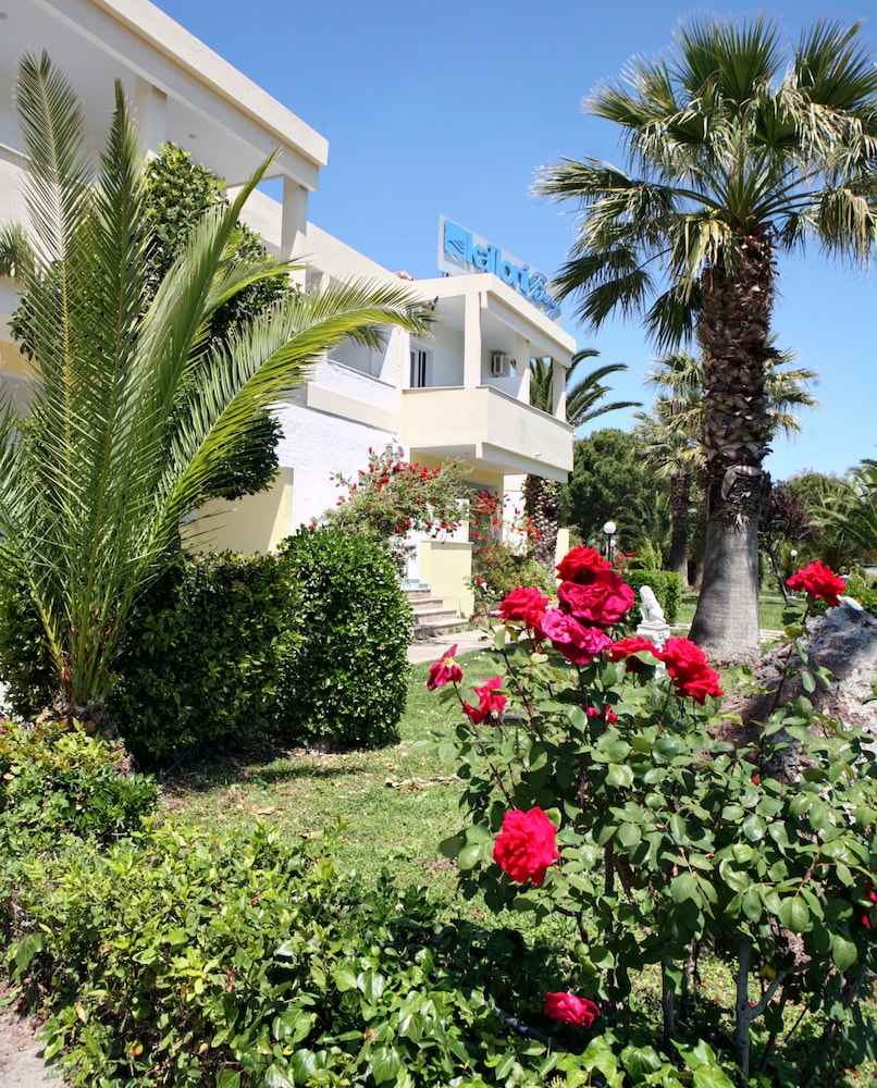 Kalloni Bay — Hotel building in Lesvos Island