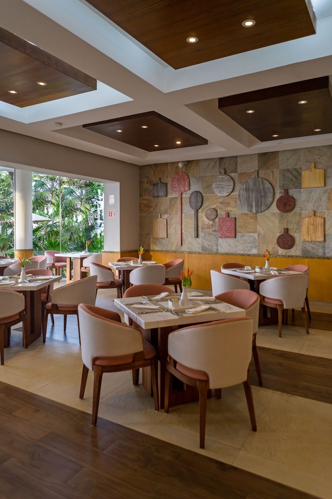 Sunset Fishermen Beach Resort Playa del Carmen - All inclusive — Restaurant & bars in Playa del Carmen, Quintana Roo