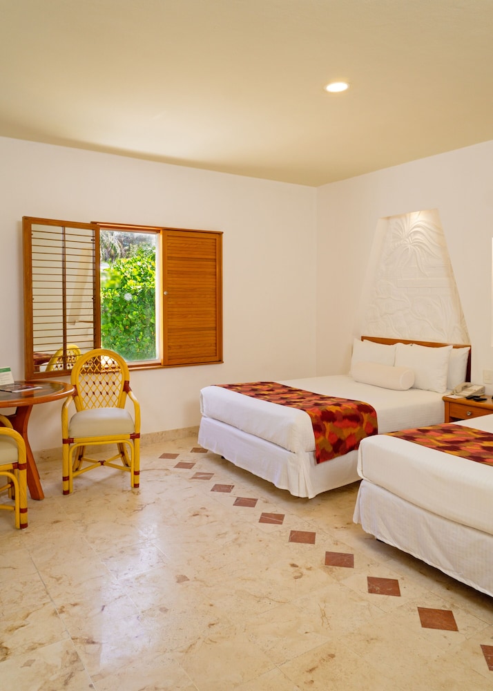 Sunset Fishermen Beach Resort Playa del Carmen - All inclusive — Hotel rooms in Playa del Carmen, Quintana Roo