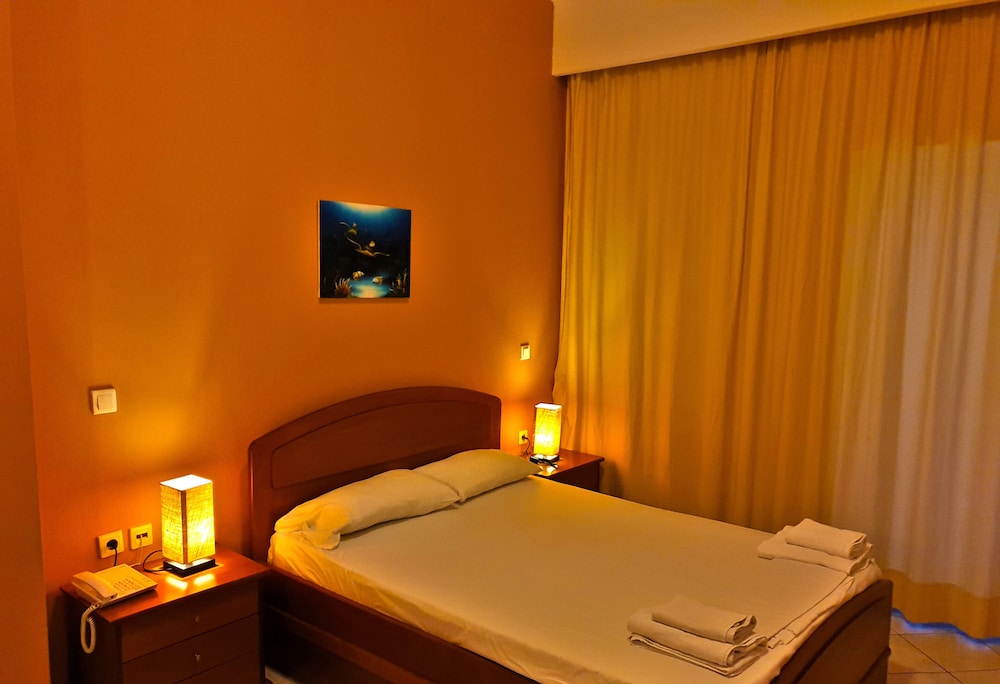 Jenny Hotel — Hotel rooms in Laganas, Ionian Islands