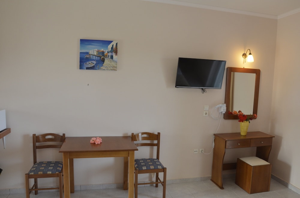 Jenny Hotel — Hotel rooms in Laganas, Ionian Islands