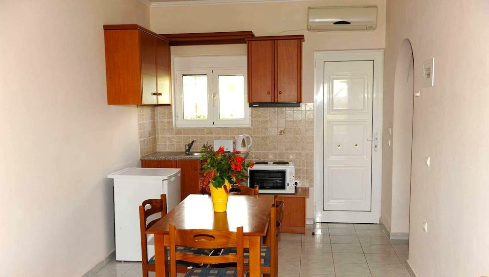 Jenny Hotel — Hotel rooms in Laganas, Ionian Islands