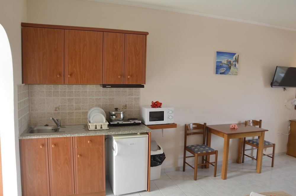 Jenny Hotel — Hotel rooms in Laganas, Ionian Islands