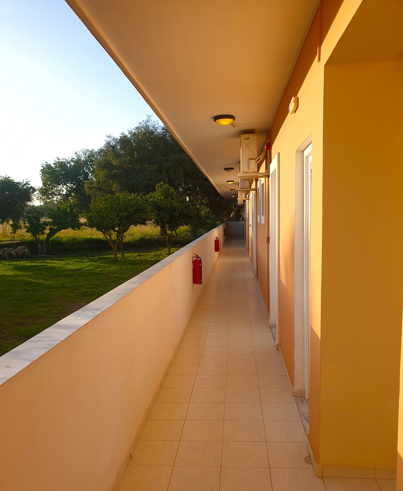 Jenny Hotel — Hotel building in Laganas, Ionian Islands