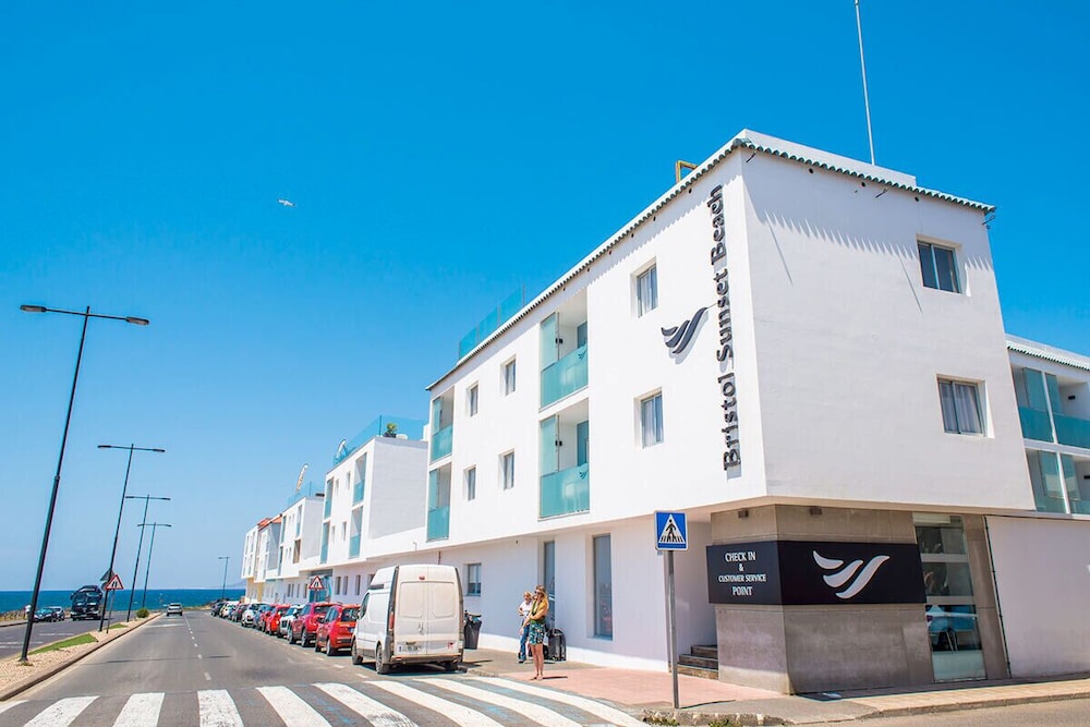 Bristol Sunset Beach — Hotel building in Corralejo, Canary Islands