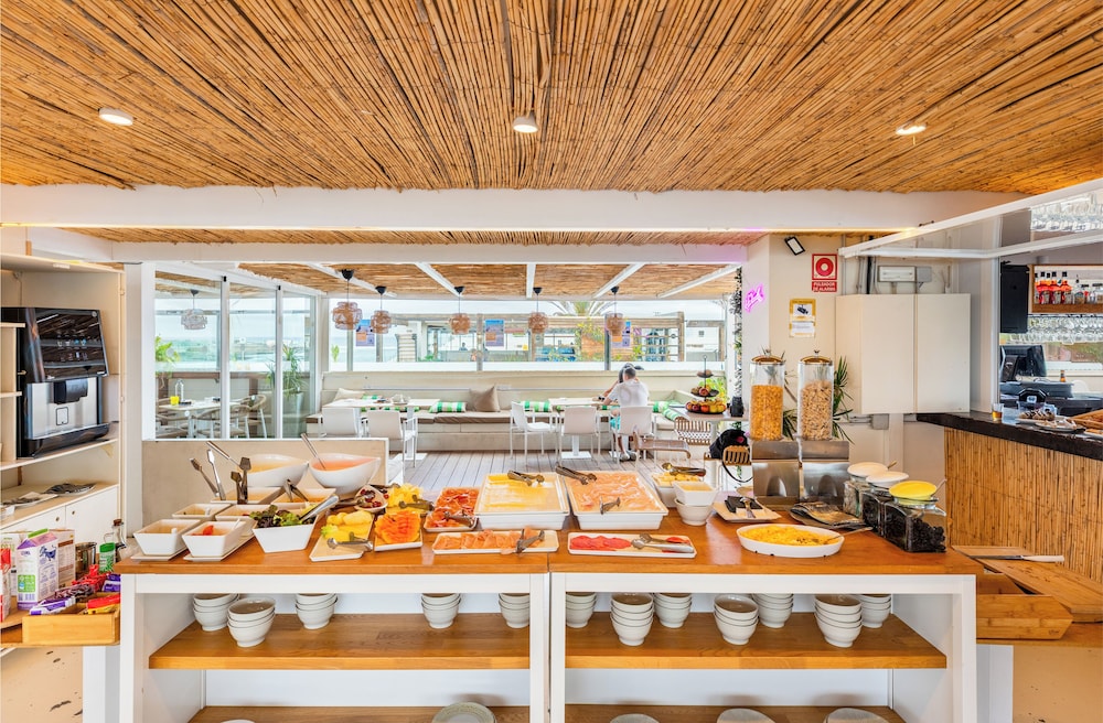 Bristol Sunset Beach — Restaurant & bars in Corralejo, Canary Islands