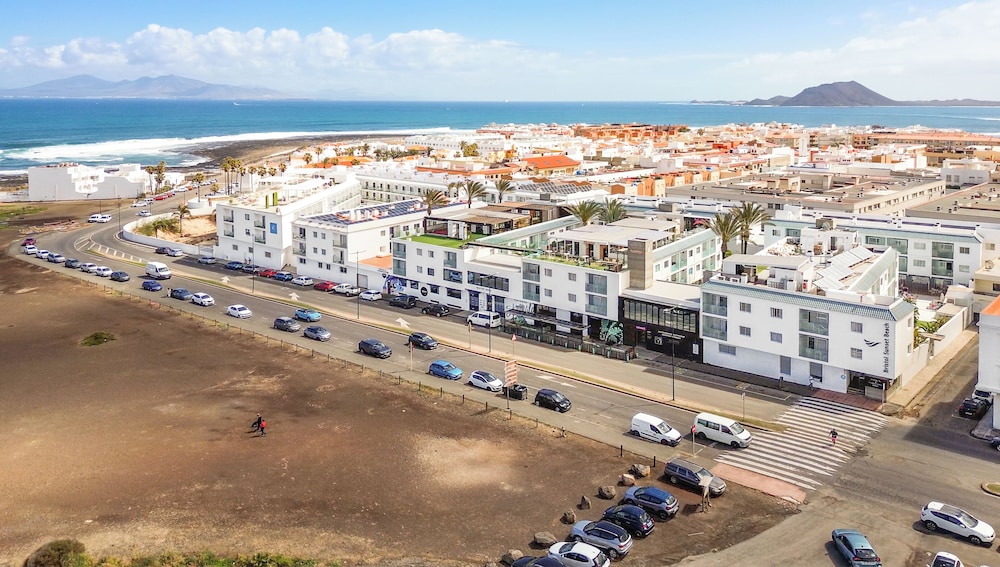 Bristol Sunset Beach — Hotel building in Corralejo, Canary Islands