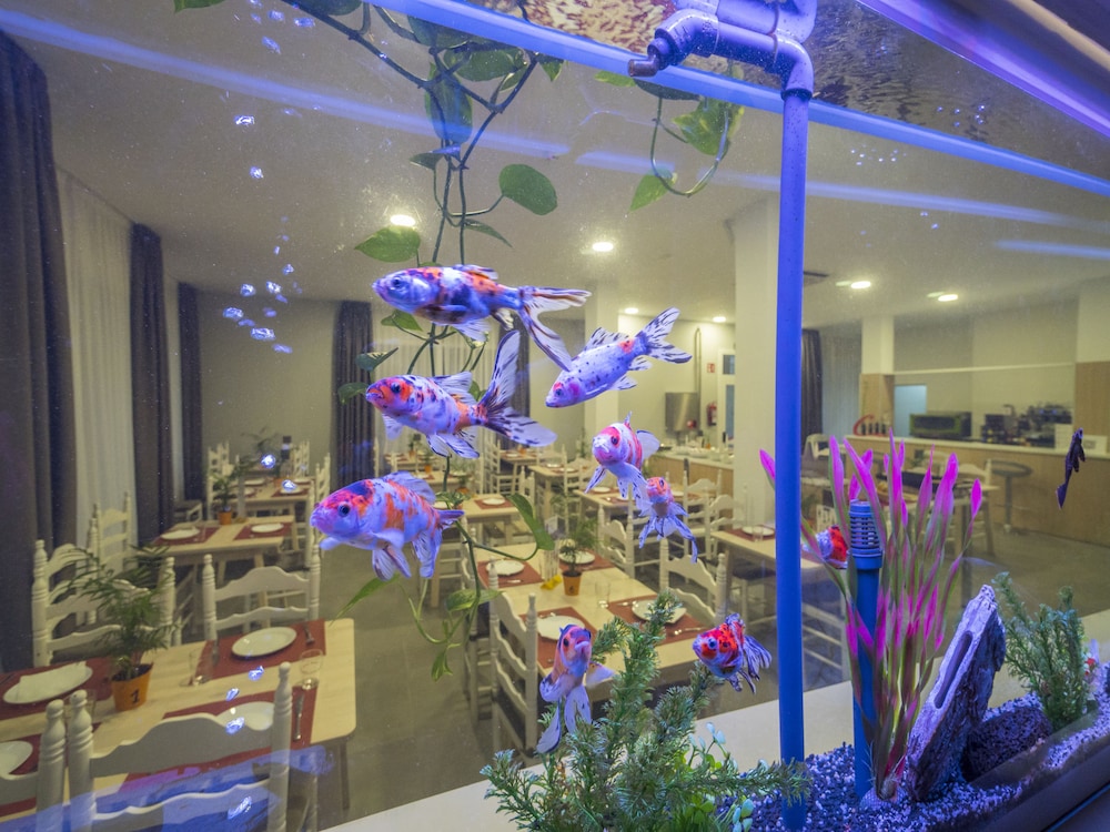 Hotel Victoria — Restaurant & bars in Lloret de Mar, Catalonia