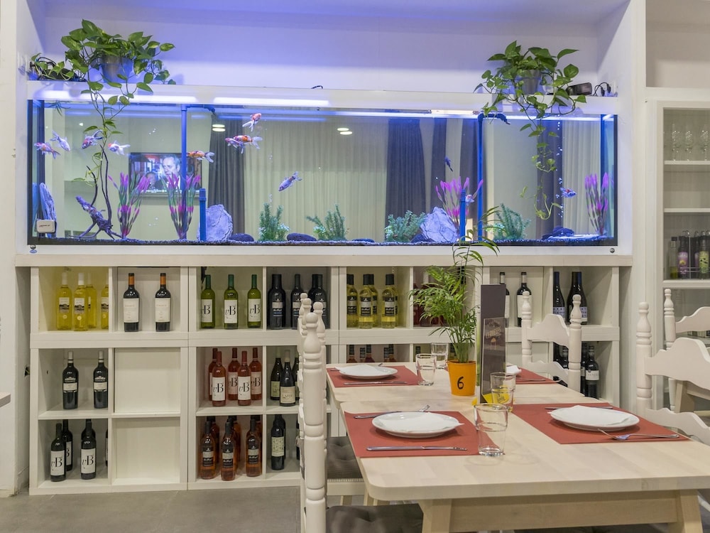 Hotel Victoria — Restaurant & bars in Lloret de Mar, Catalonia