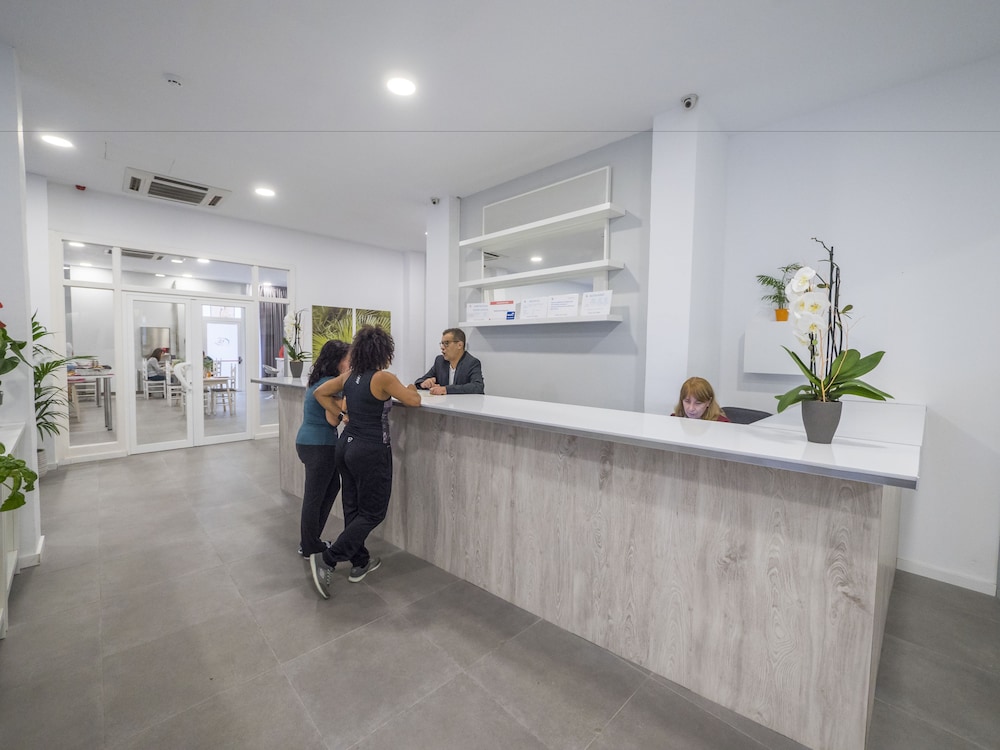 Hotel Victoria — Hotel building in Lloret de Mar, Catalonia