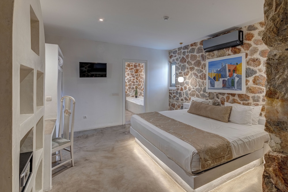 Desiterra Resort & Spa — Hotel rooms in Karterados, South Aegean