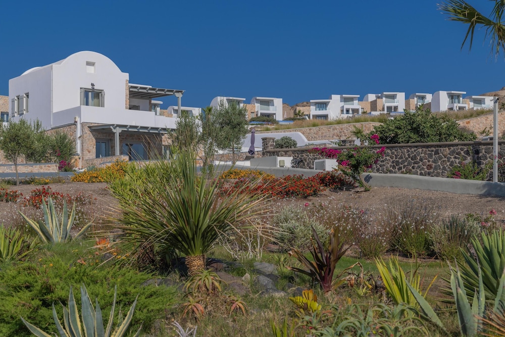 Desiterra Resort & Spa — Hotel building in Karterados, South Aegean