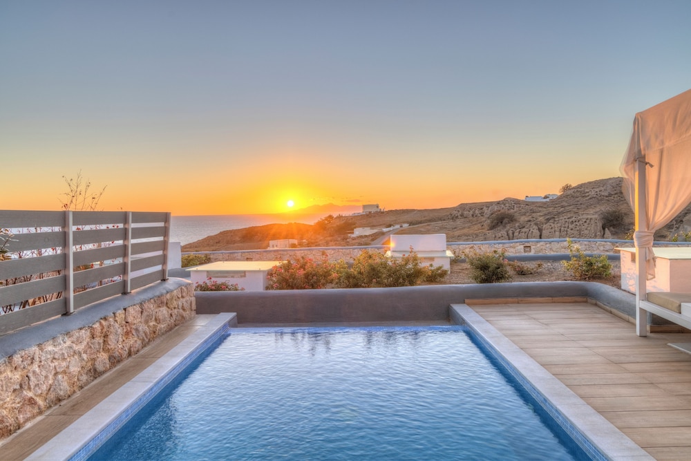 Desiterra Resort & Spa — Swimming pool in Karterados, South Aegean