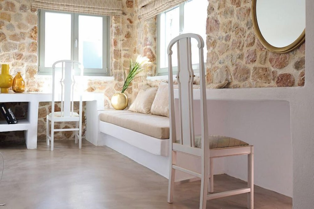 Desiterra Resort & Spa — Hotel rooms in Karterados, South Aegean