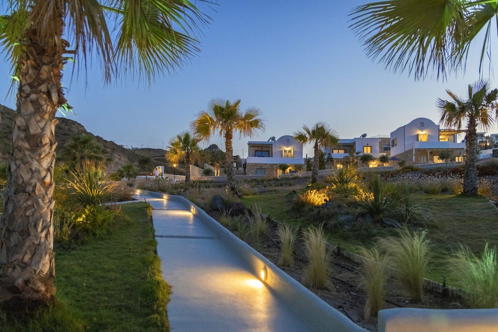 Desiterra Resort & Spa — Swimming pool in Karterados, South Aegean