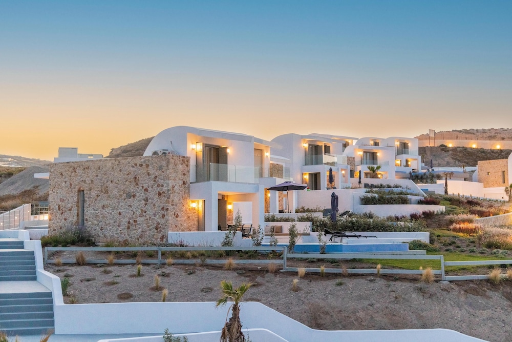 Desiterra Resort & Spa — Hotel building in Karterados, South Aegean