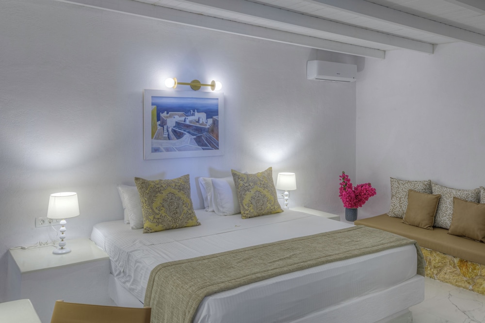 Desiterra Resort & Spa — Hotel rooms in Karterados, South Aegean