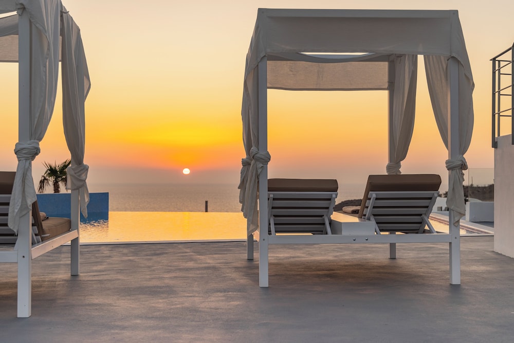 Desiterra Resort & Spa — Beach in Karterados, South Aegean