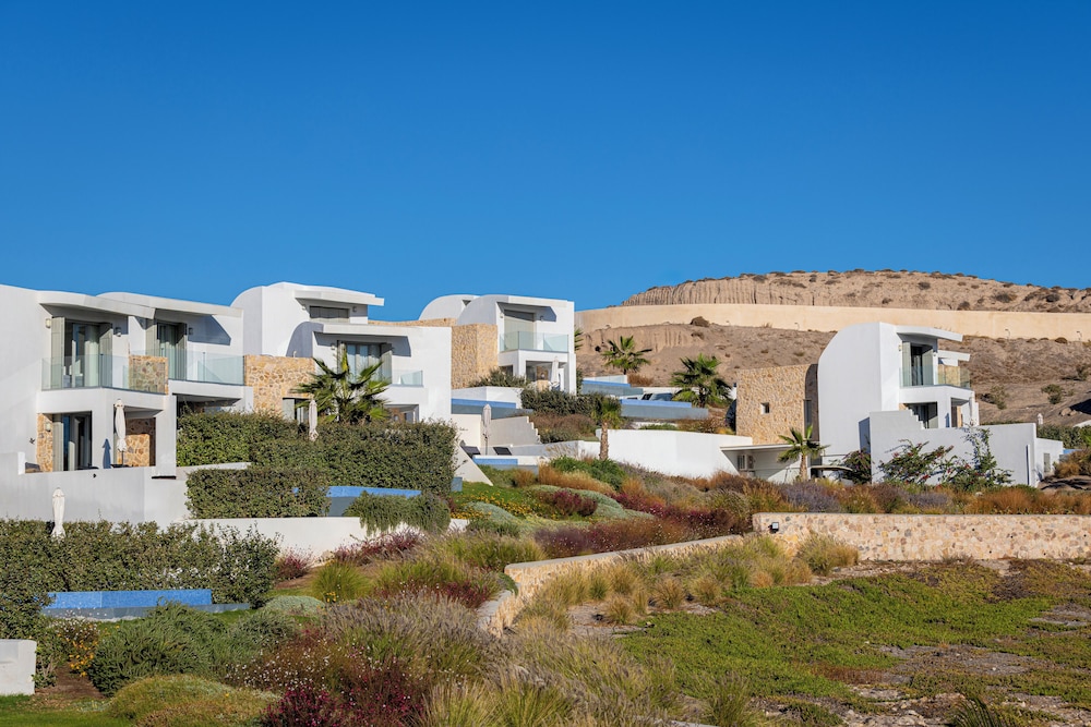 Desiterra Resort & Spa — Hotel building in Karterados, South Aegean