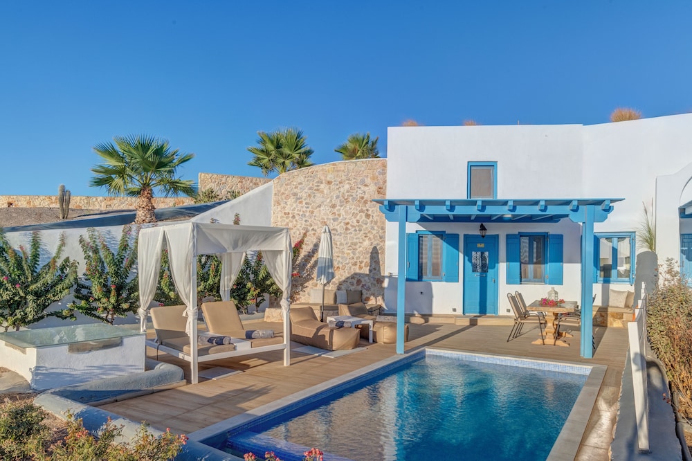 Desiterra Resort & Spa — Swimming pool in Karterados, South Aegean