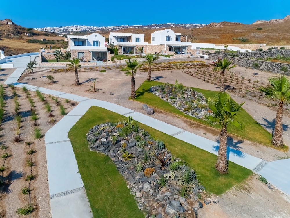 Desiterra Resort & Spa — Hotel building in Karterados, South Aegean