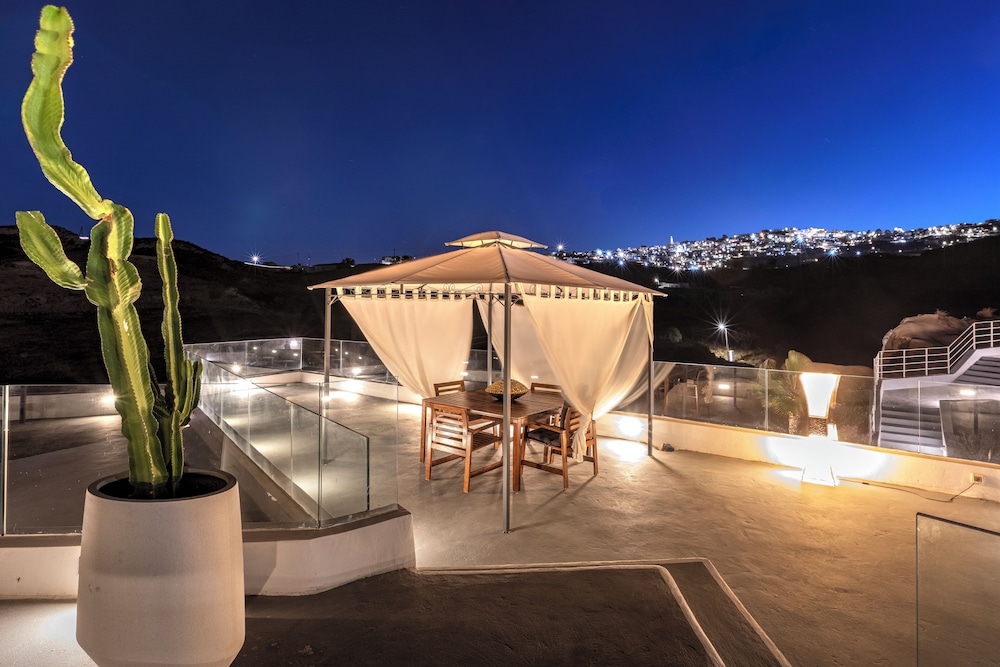 Desiterra Resort & Spa — Hotel rooms in Karterados, South Aegean