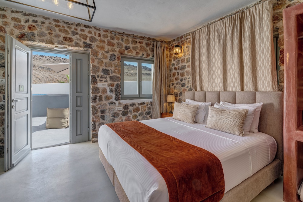 Desiterra Resort & Spa — Hotel rooms in Karterados, South Aegean