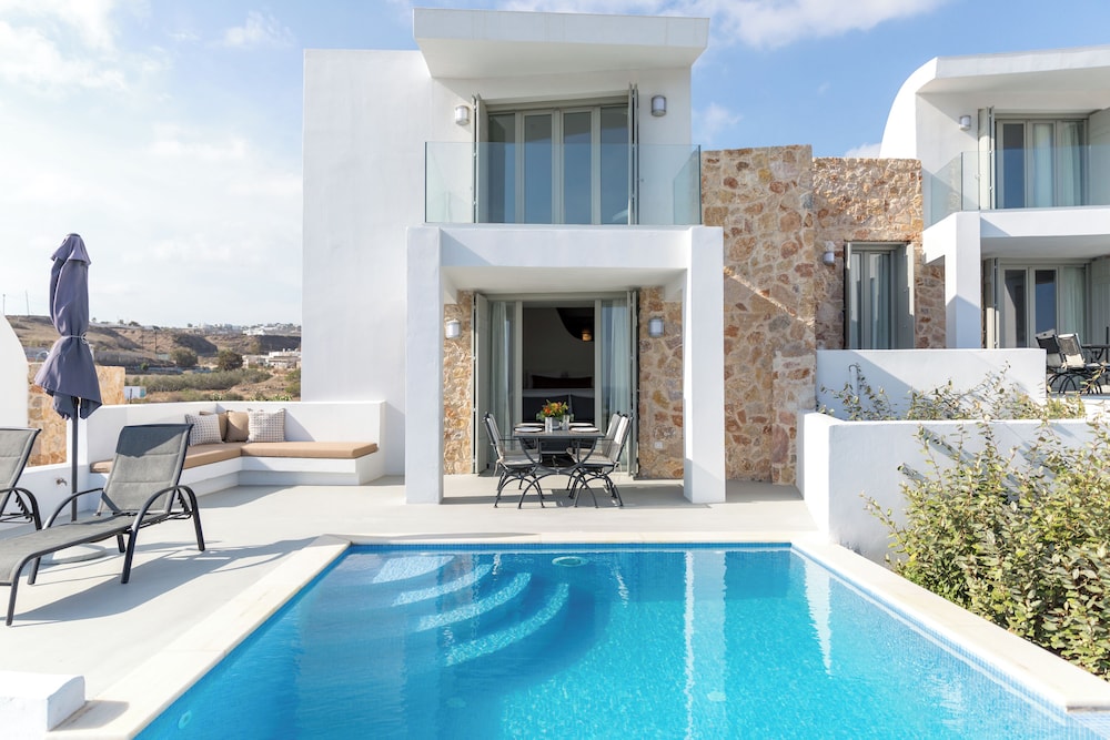 Desiterra Resort & Spa — Swimming pool in Karterados, South Aegean