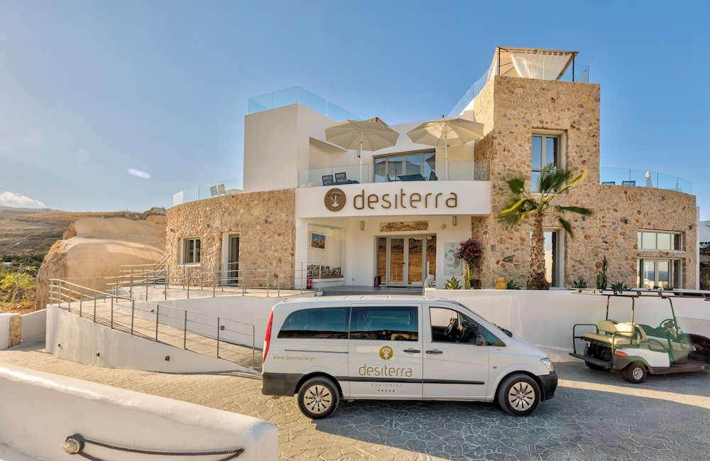 Desiterra Resort & Spa — Hotel building in Karterados, South Aegean