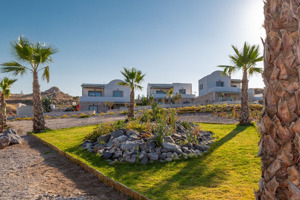 Desiterra Resort & Spa — Hotel building in Karterados, South Aegean
