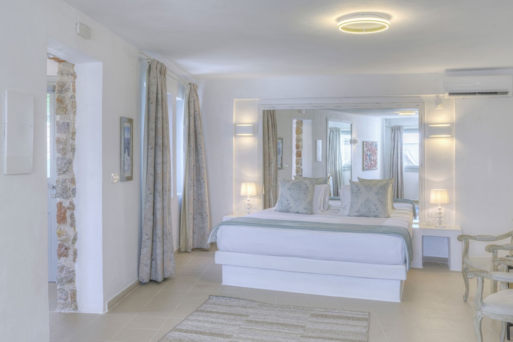 Desiterra Resort & Spa — Hotel rooms in Karterados, South Aegean