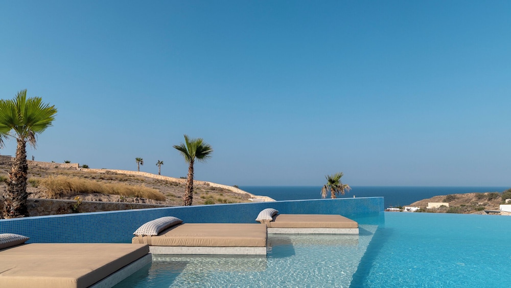 Desiterra Resort & Spa — Swimming pool in Karterados, South Aegean