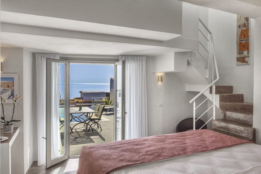Desiterra Resort & Spa — Hotel rooms in Karterados, South Aegean