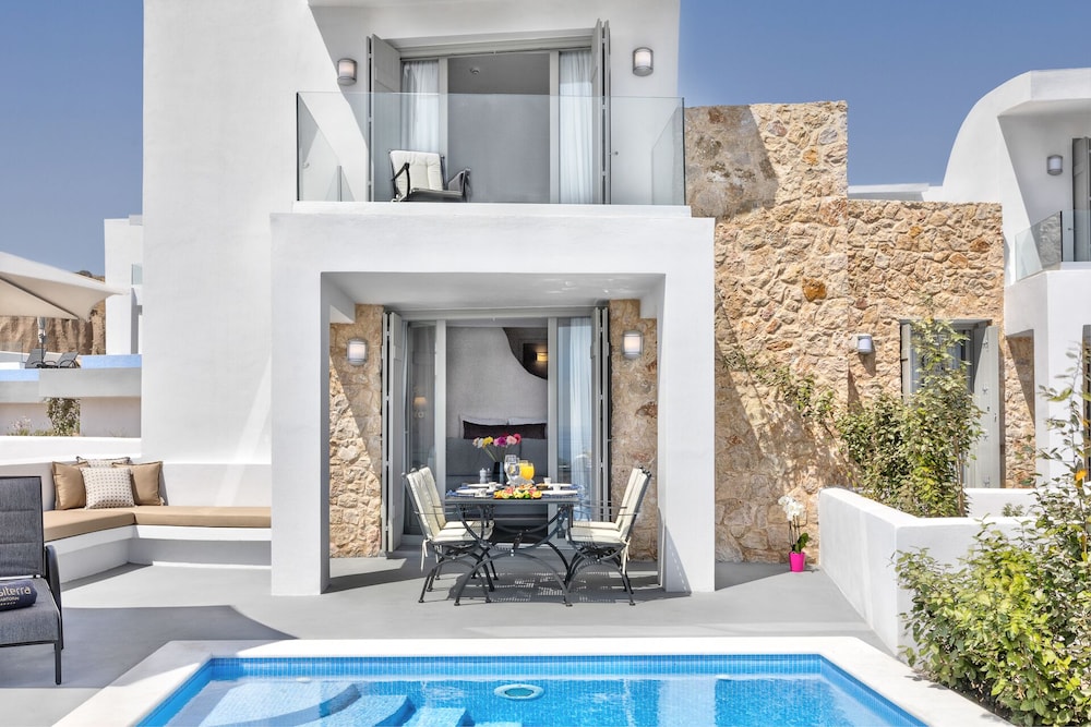 Desiterra Resort & Spa — Swimming pool in Karterados, South Aegean