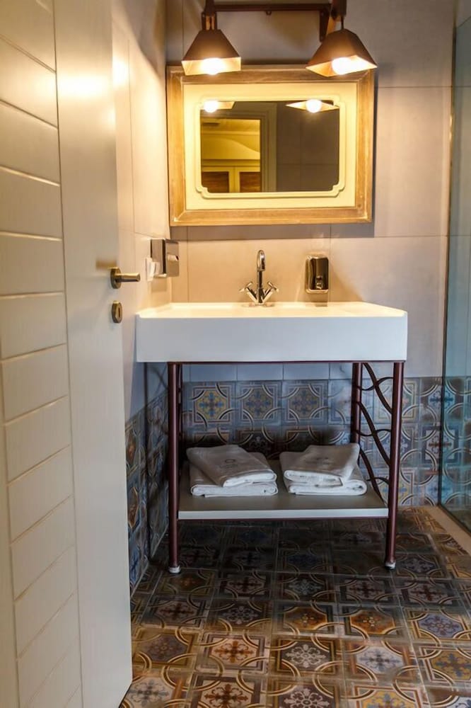 Sette Venti Boutique Hotel — Hotel rooms in Chania