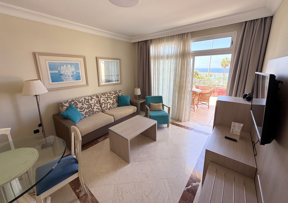 Holiday Club Playa Amadores — Hotel rooms in Puerto Rico, Canary Islands