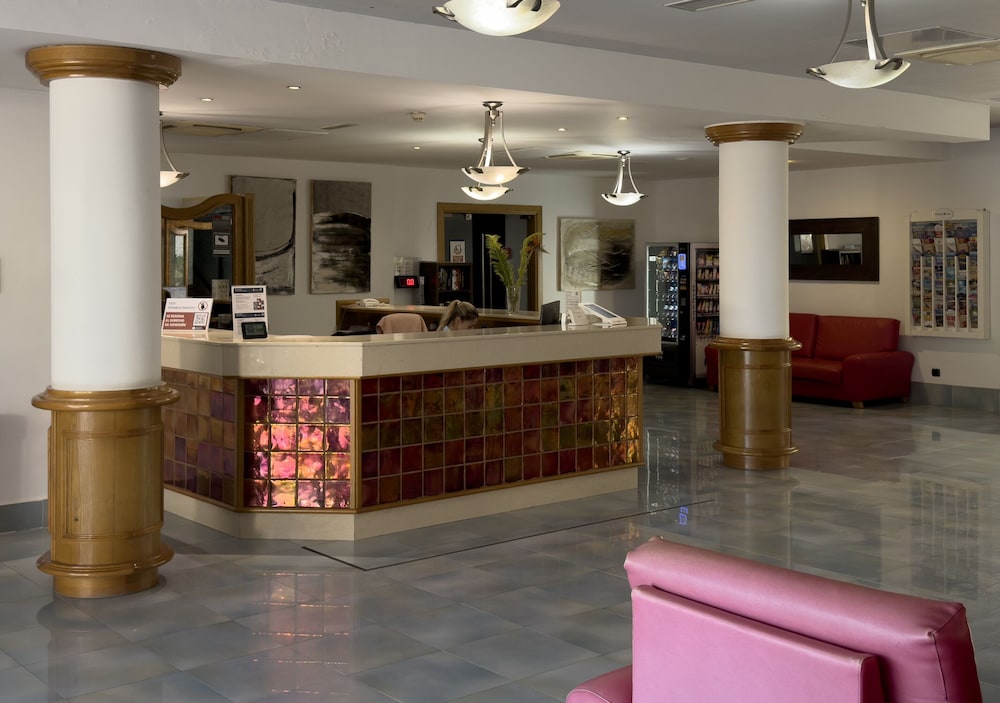 Holiday Club Playa Amadores — Hotel building in Puerto Rico, Canary Islands